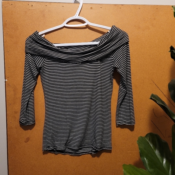 Off shoulder blouse - Picture 2 of 2